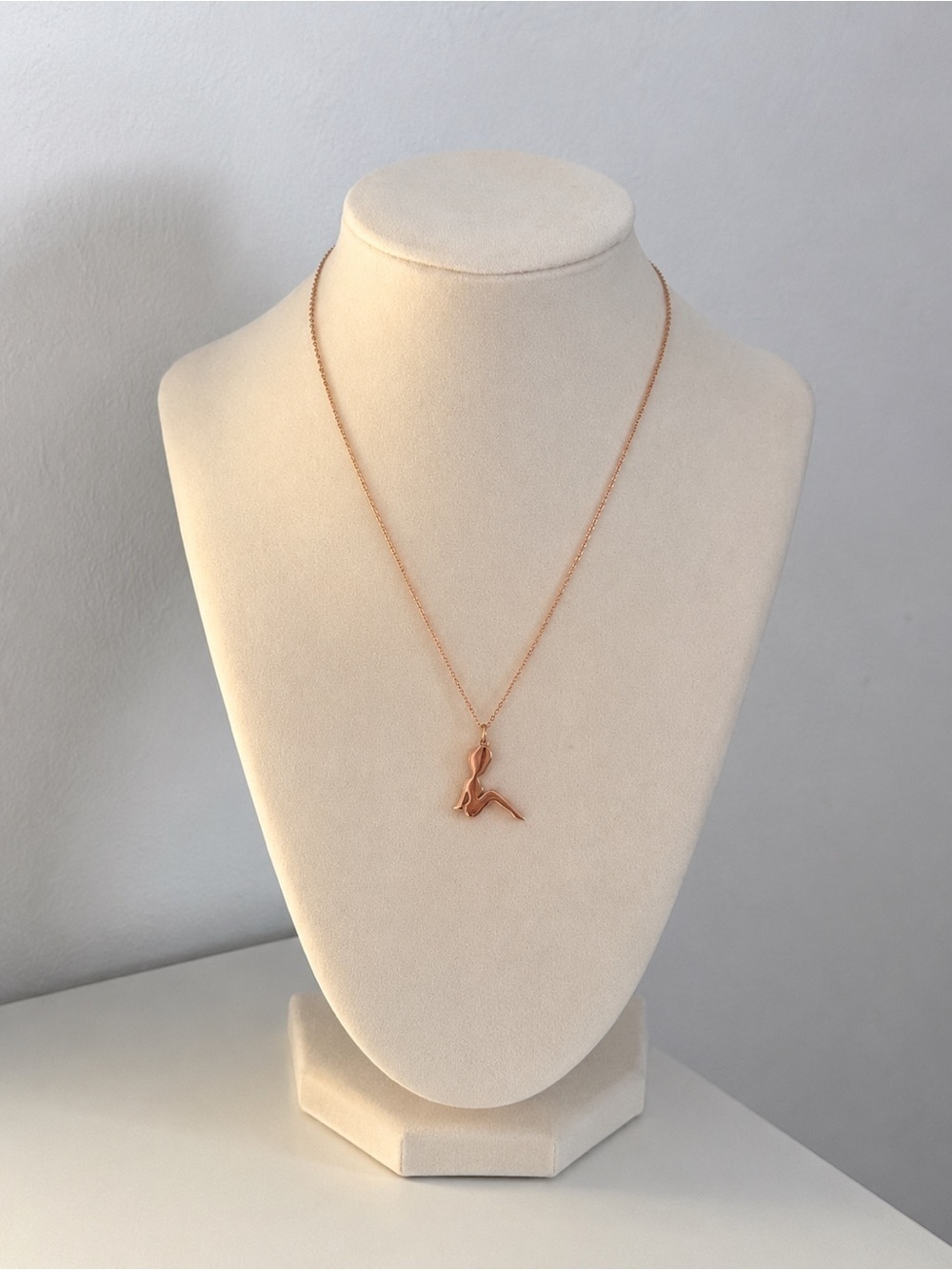 Gold Minimalist Woman Pendant Necklace Stainless Steel Aesthetic Jewelry
